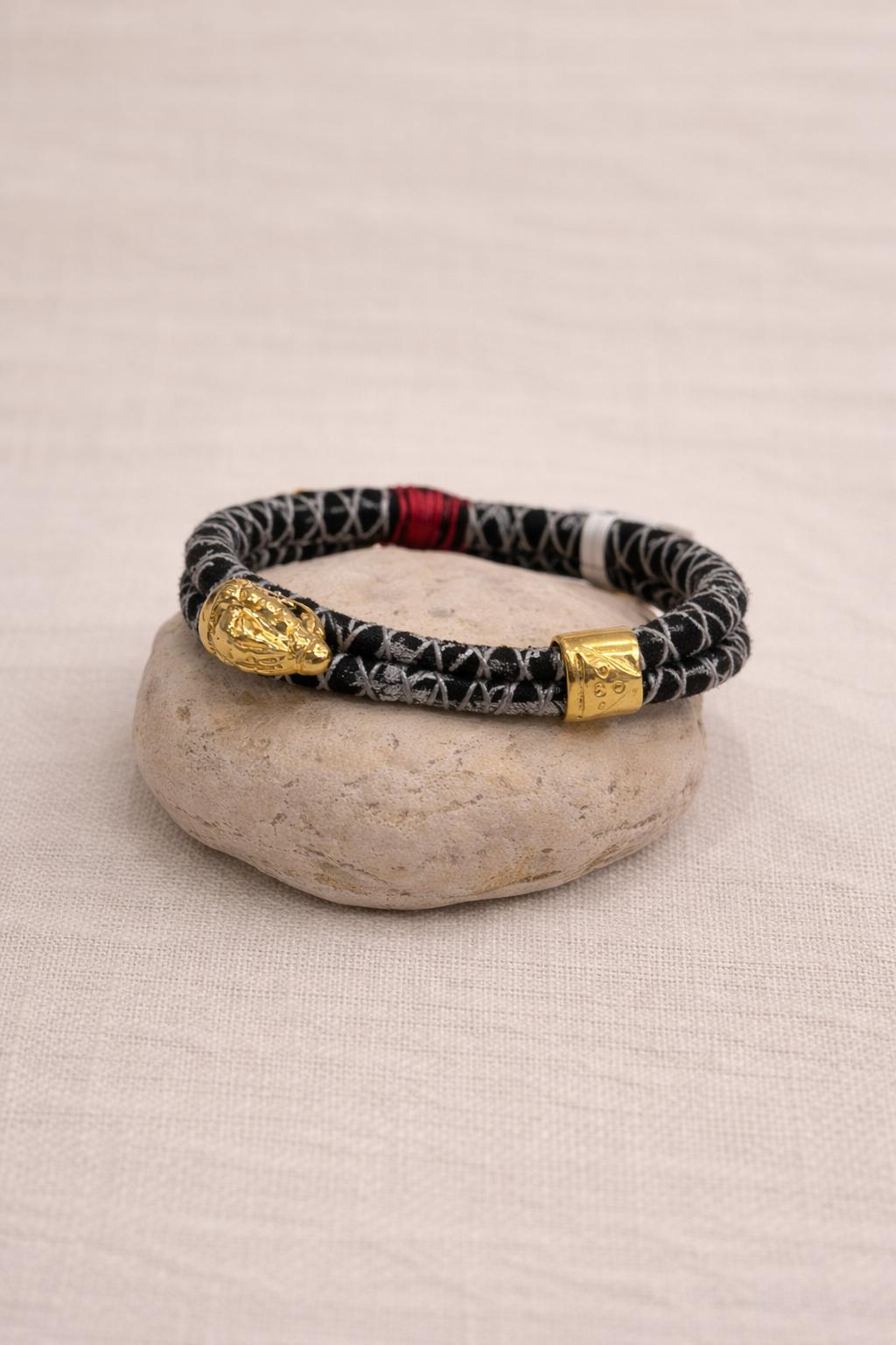 Gold-plated and fabric bracelet. Vintage handcrafted with colorful threads.
