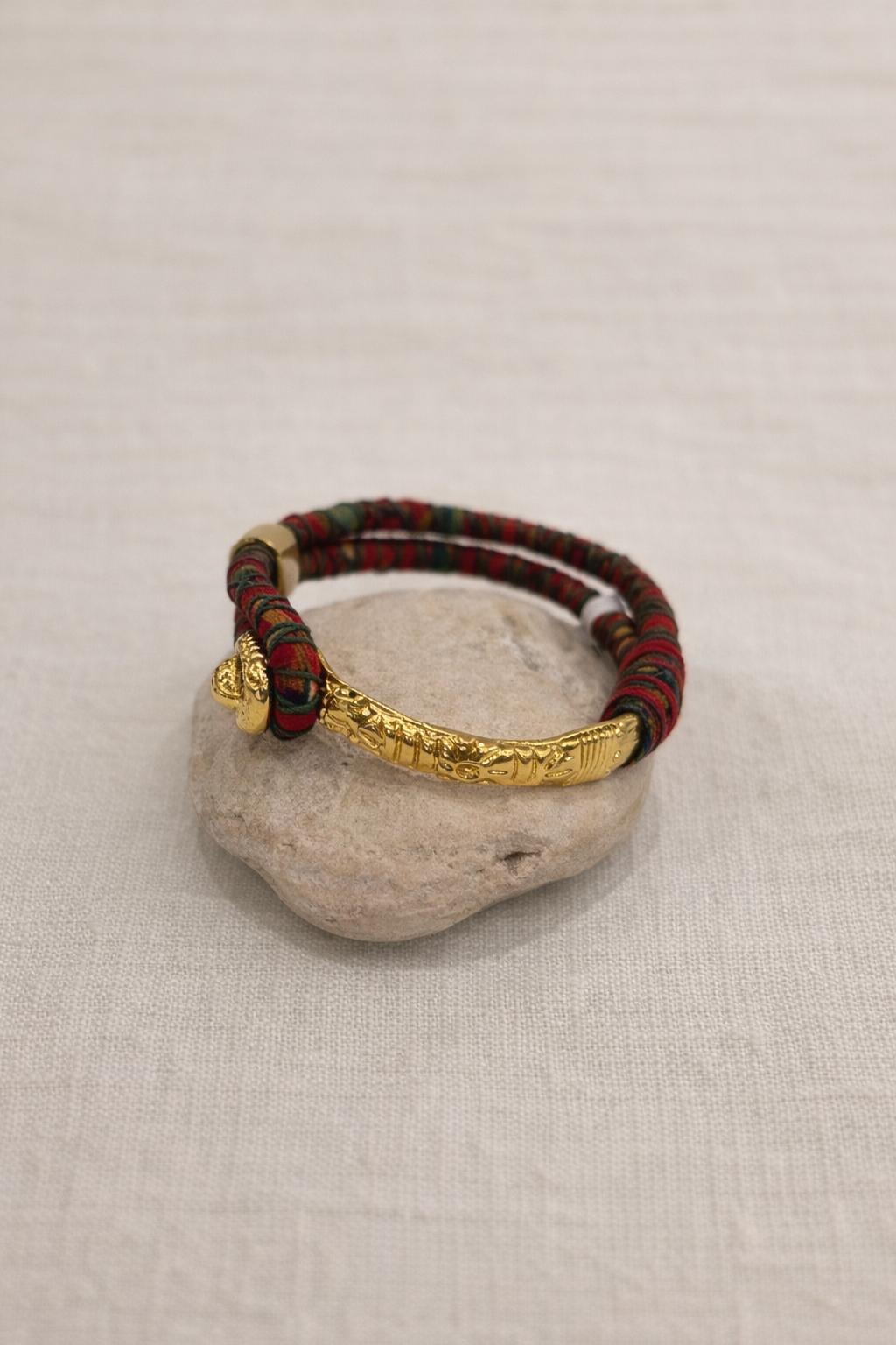 Gold-plated and fabric bracelet. Vintage handcrafted with colorful threads.