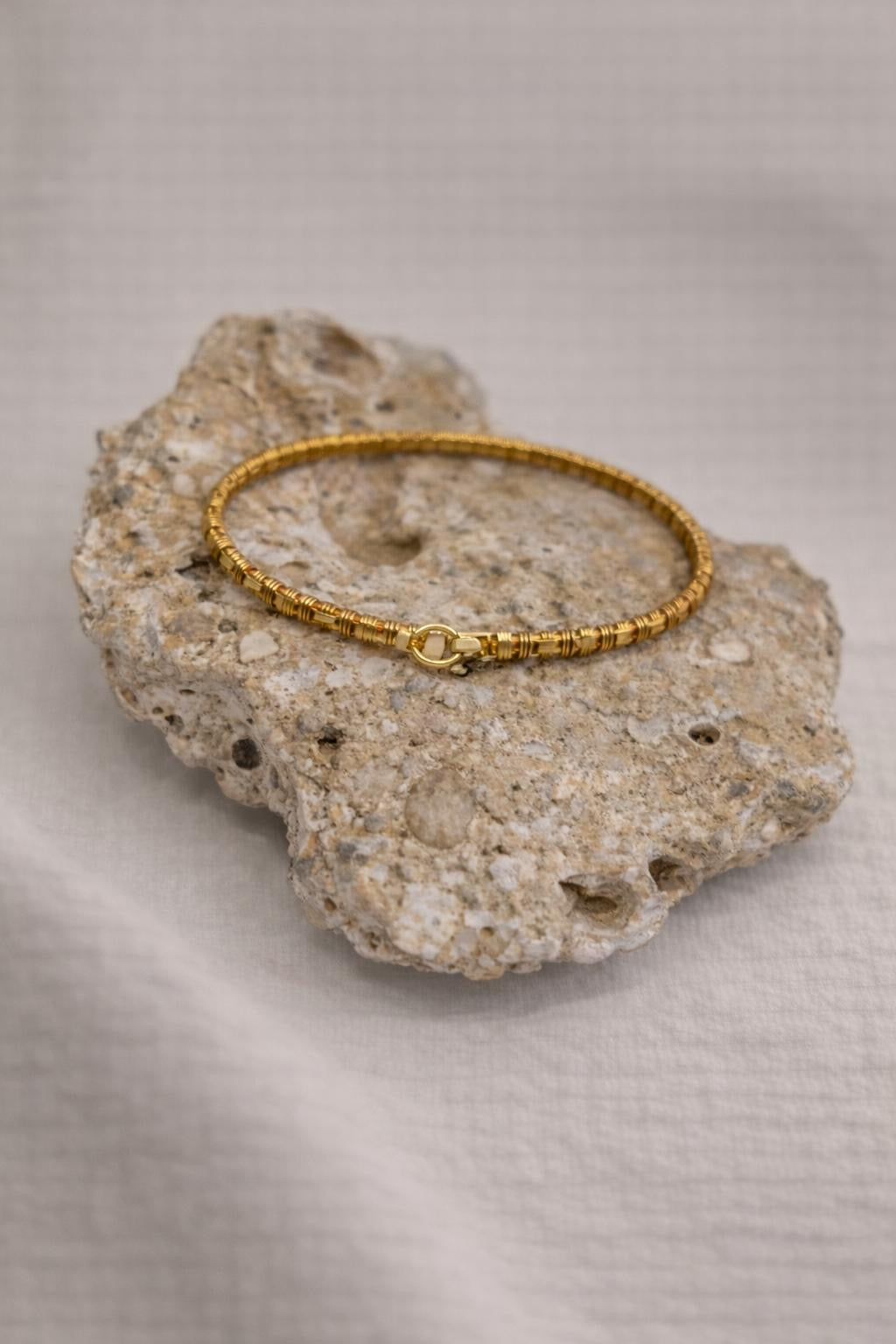 Handcrafted gold-plated bracelet. A timeless piece designed for everyday luxury and beauty.