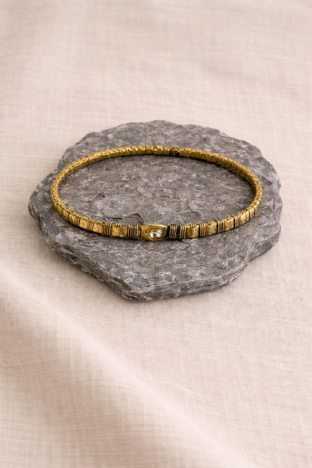 Handcrafted gold-plated bracelet. A timeless piece designed for everyday luxury and beauty.
