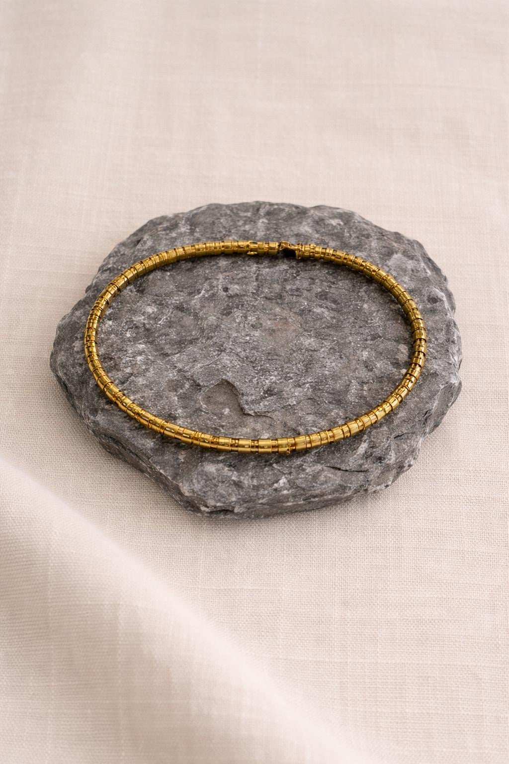 Handcrafted gold-plated bracelet. A timeless piece designed for everyday luxury and beauty.