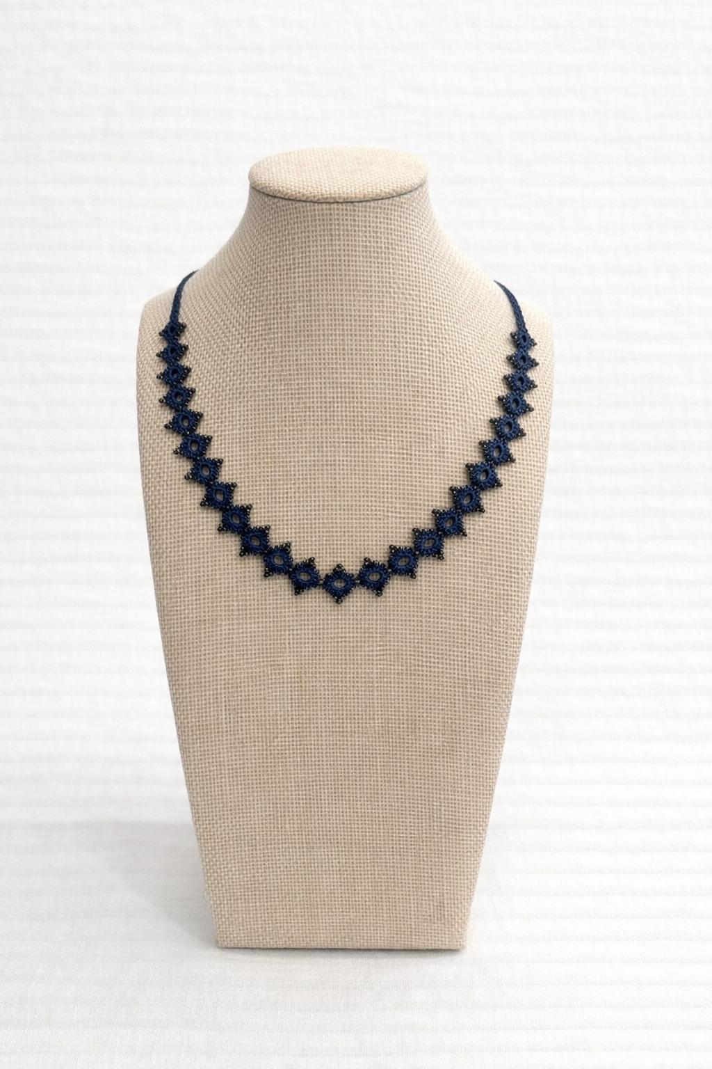 Necklace crochet short rhombus Dark Blue