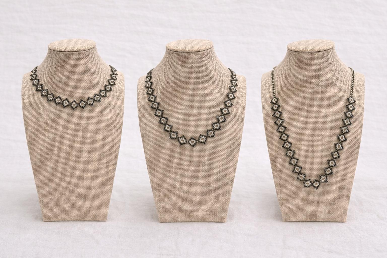 Necklace crochet short rhombus Beige