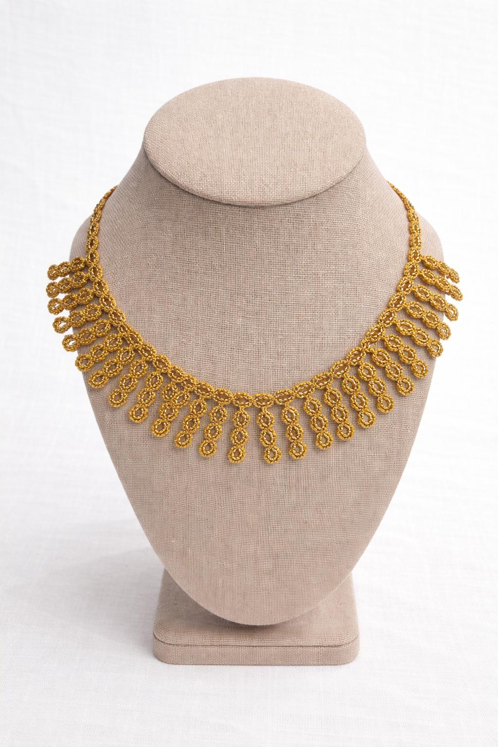 Necklace crochet short 3 circles Gold