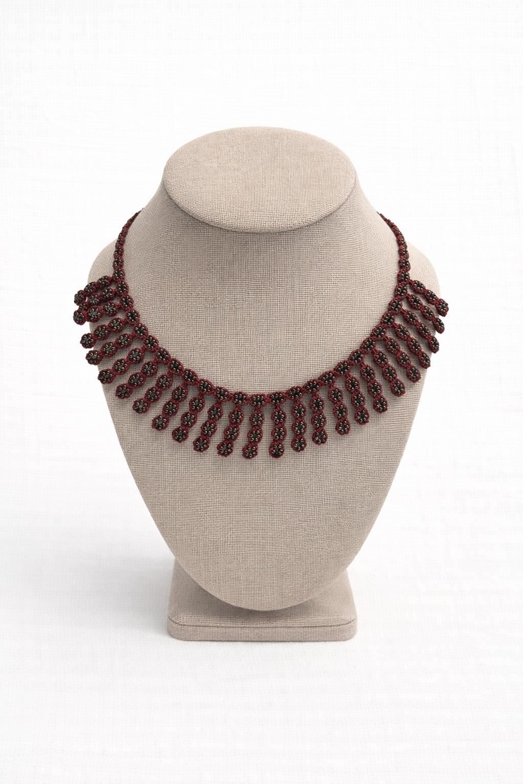 Necklace crochet short 3 circles Burgundy