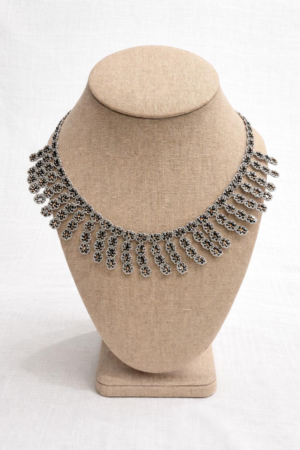 Necklace crochet short 3 circles Gray