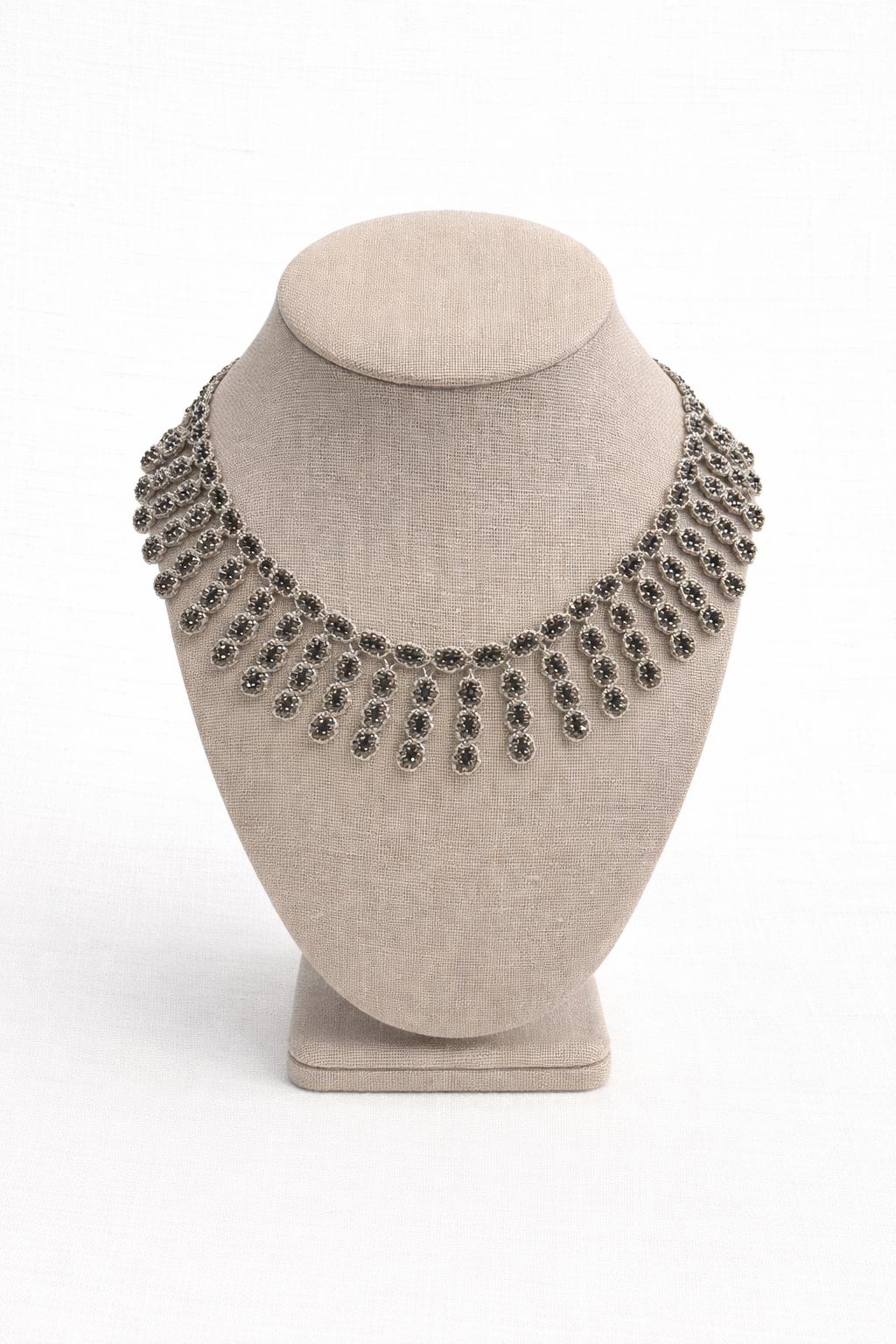 Necklace crochet short 3 circles Beige