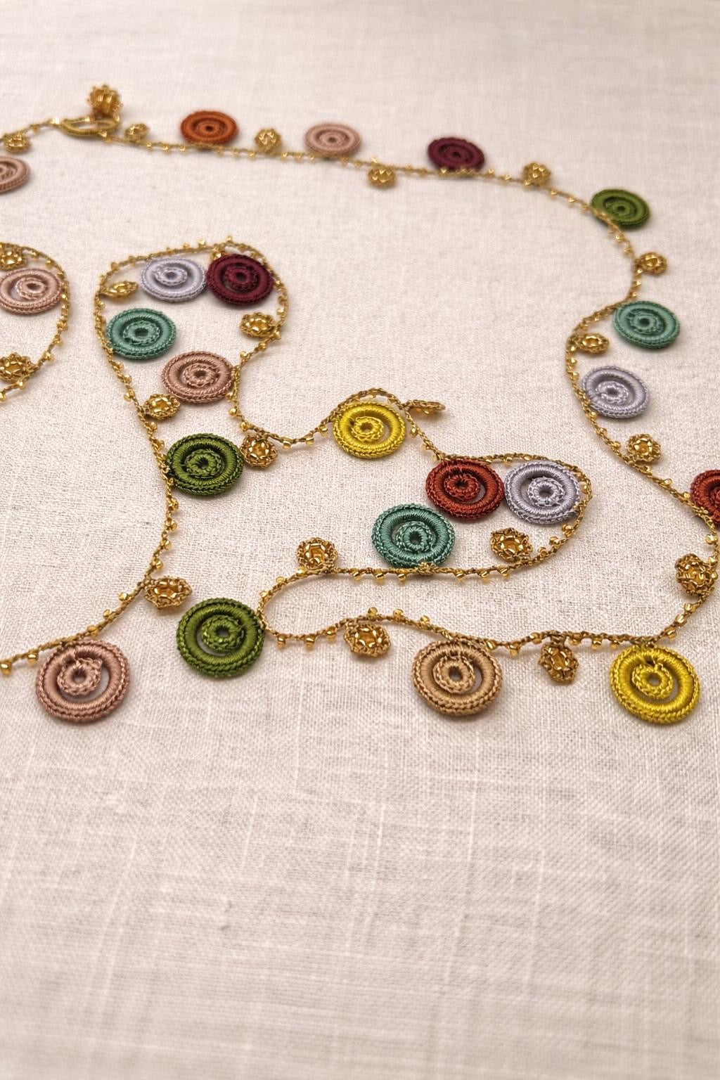 Necklace crochet medium colorful 2 circles Gold