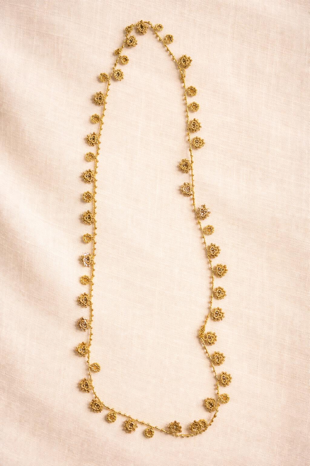 Necklace crochet long shinny circles Gold
