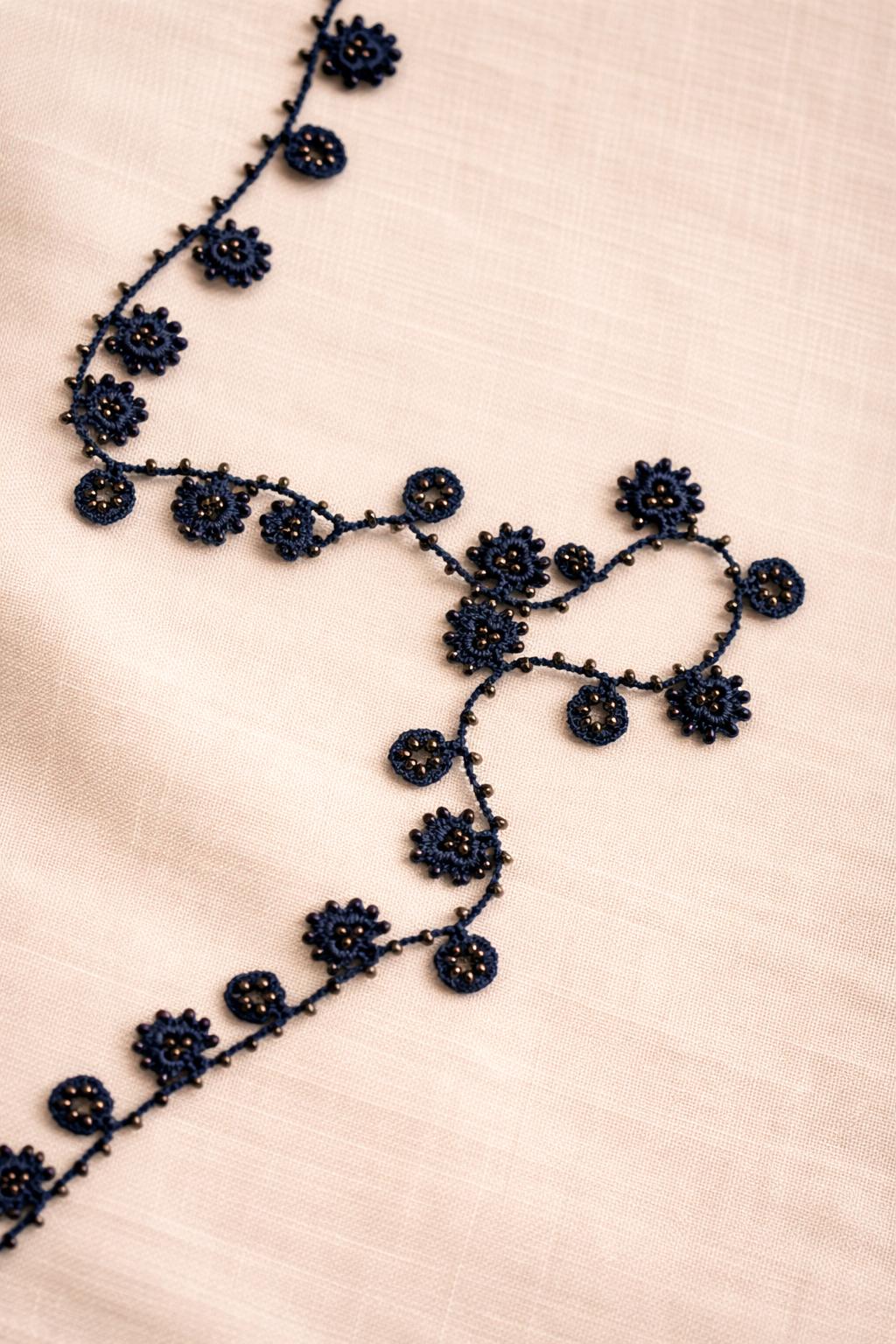 Necklace crochet long shinny circles Dark Blue
