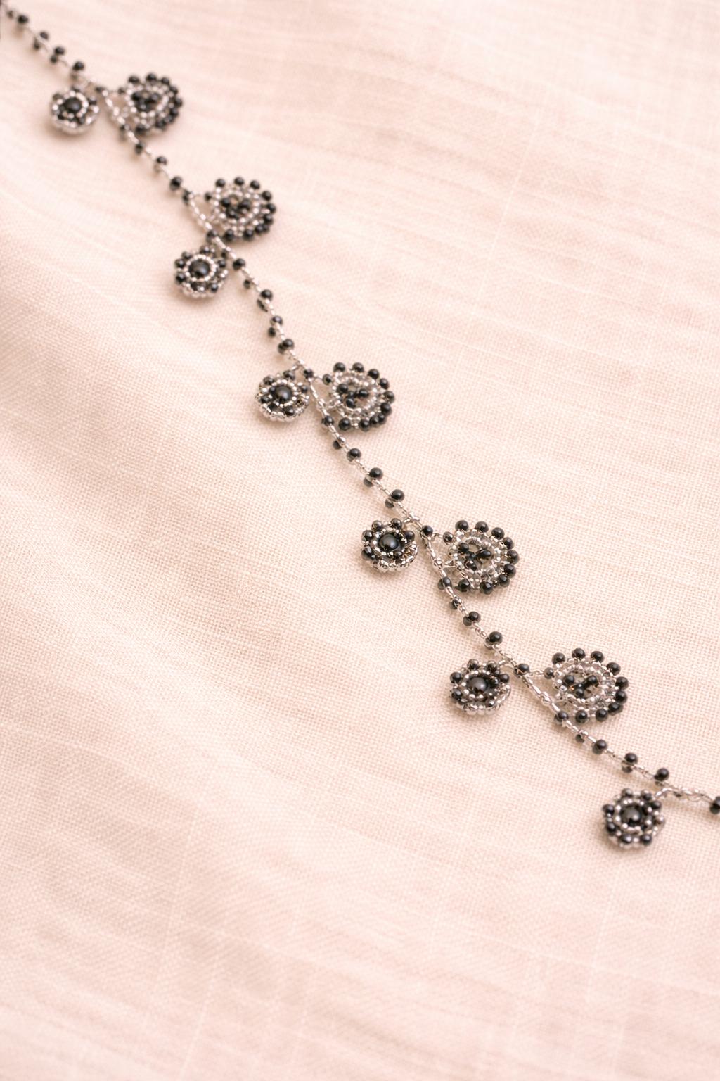 Necklace crochet long shinny circles Beige